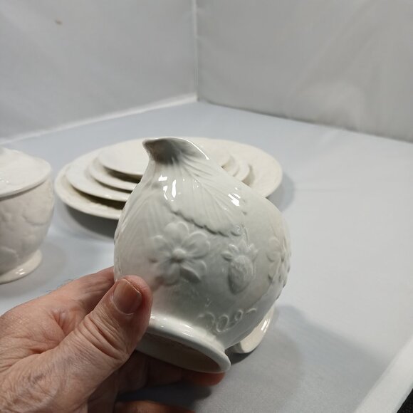 Cuthbertson's Burleigh Davenport Set Of Strawberry  Grape Leaf White Dinnerware - Picture 9 of 16